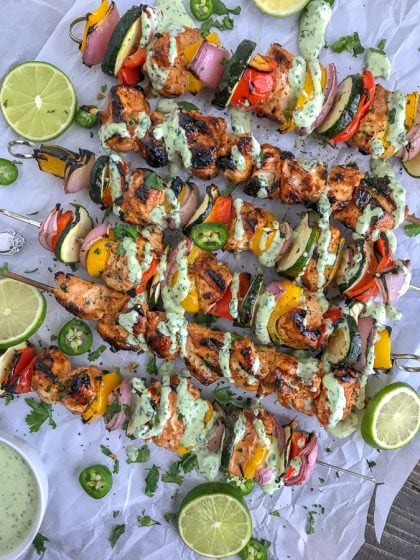Yogurt Marinated Fajita Lime Chicken Kebabs - an easy, skinny and flavorful version of kebabs. Crisp on the outside, tender and juice on the inside. #chickenkebabs #grilled #grill | https://withpeanutbutterontop.com