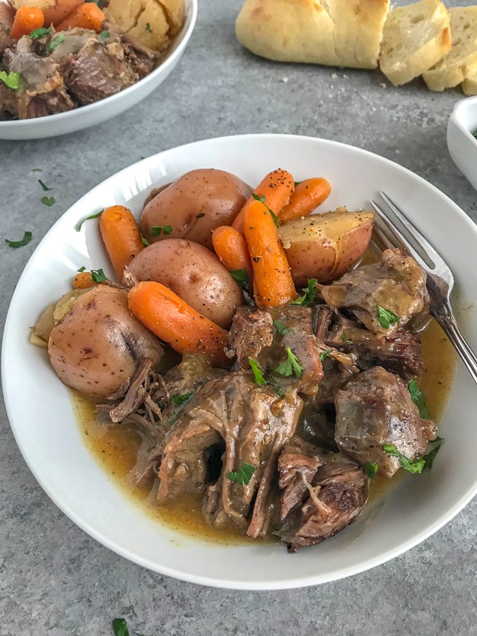 Simple Instant Pot Pot Roast : {VIDEO} 5-Ingredient Slow Cooker/Instant Pot Pot Roast ... / How to make instant pot pot roast.