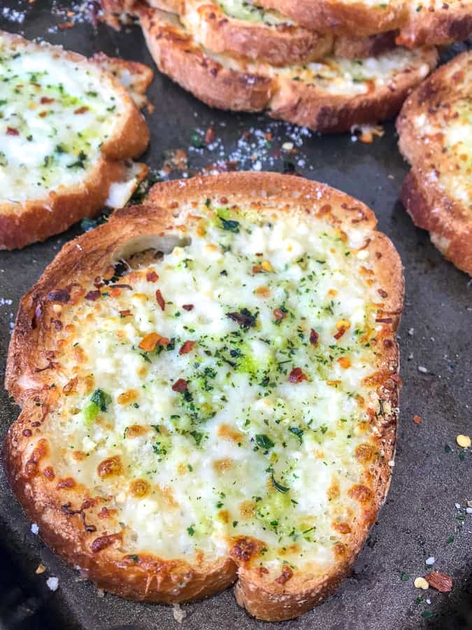 Easy and Quick Garlic Cheese Bread With Peanut Butter on Top