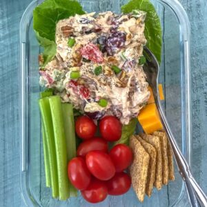 Healthy Garden Chicken Salad Meal Prep - super simple and super flavorful chicken salad lightened up! Full of vegetables, grapes, pecans, and flavor. Perfect for meal prepping and a quick lunch or snack option. #chickensalad #healthychickensalad #mealprep #lunch #salad | https://withpeanutbutterontop.com