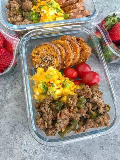 Sweet Potato Breakfast Meal Prep - a delicious, easy new meal to add to your weekly meal prep! Fluffy, cheesy eggs, ground turkey sausage and Everything Bagel sweet potato rounds. #mealprep #sweetpotatoes #breakfast #breakfastmealprep | https://withpeanutbutterontop.com